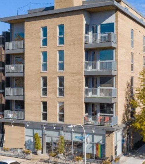 apt-402-3301 Sheffield Ave, Chicago, IL, 60657-7105 | Card Image