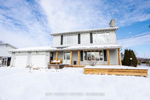 209 Queen St W, Chesterville, ON, K0C1H0 | Card Image