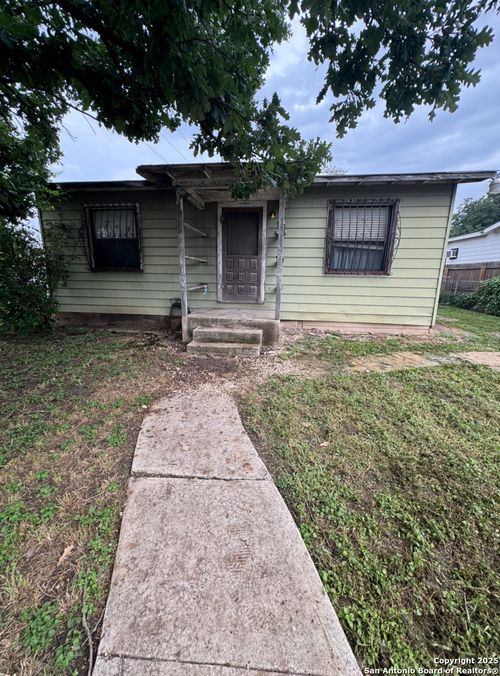 1102 Jewett St, San Antonio, TX, 78237-2710 | Card Image