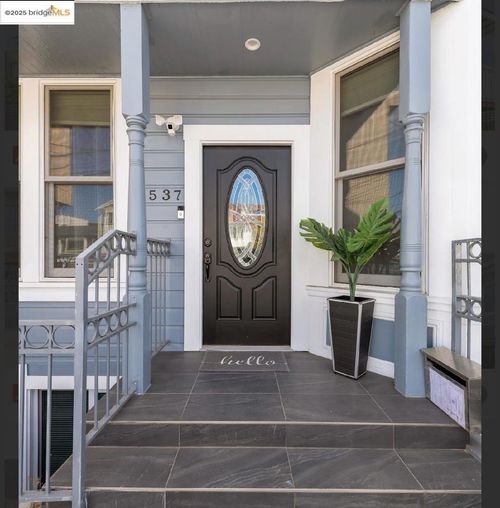 1537 Revere Ave, San Francisco, CA, 94124-2737 | Card Image