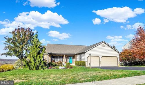 657 Campbell Rd, YORK, PA, 17402-3300 | Card Image