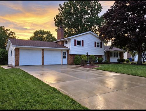 68 Pearl Dr, Shelby, OH, 44875-1820 | Card Image