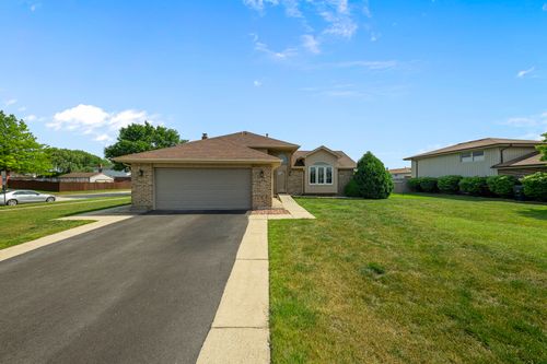 7749 W Lakeview Ter, Frankfort, IL, 60423-8657 | Card Image