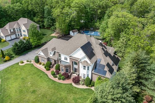 3 Newton Ln, Medway, MA, 02053-6161 | Card Image