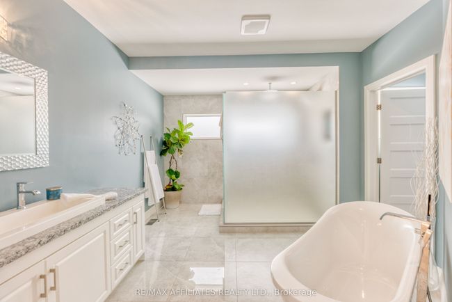 23 Tudor Cir, House other with 3 bedrooms, 3 bathrooms and 6 parking in Lombardy ON | Image 20
