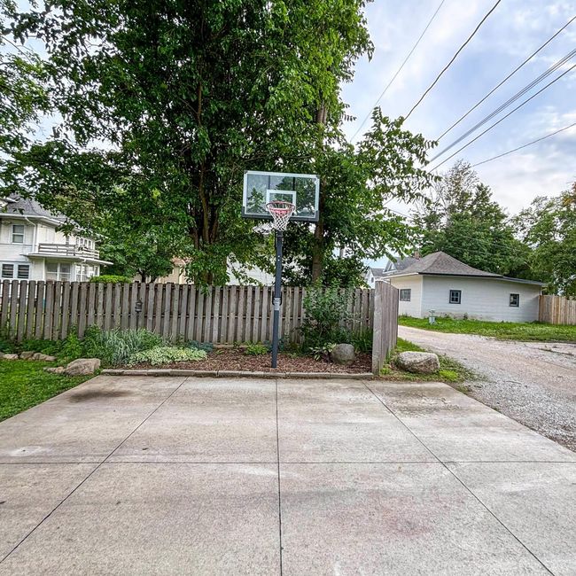 813 Clay St, House other with 3 bedrooms, 2 bathrooms and null parking in Cedar Falls IA | Image 29