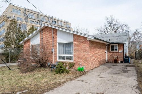 upper-58b Short St, Waterloo, ON, N2L1Y1 | Card Image