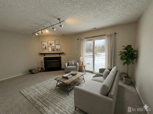 62 Colleen Ct, Kendall Park, NJ, 08824-1522 | Card Image