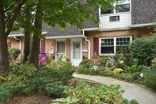 d-64-11 Glen Hollow Drive, Islip, NY, 11742 | Card Image