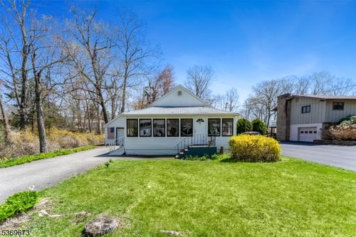 30 Julie Ln, Greenwood Lake, NY, 10925-4101 | Card Image
