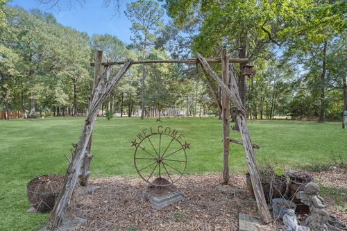 390 County Road 2230, Cleveland, TX, 77327-7645 | Card Image