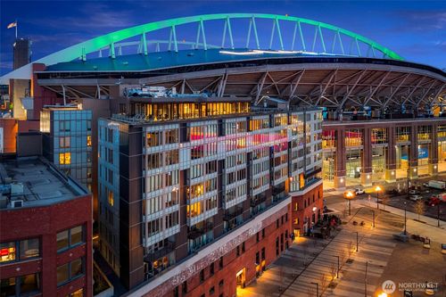 apt-702-590 1st Ave S, Seattle, WA, 98104-3775 | Card Image