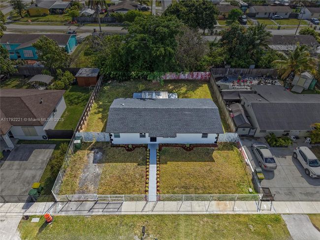 439 Sw 17 Th Ter, House other with 3 bedrooms, 2 bathrooms and null parking in Homestead FL | Image 24