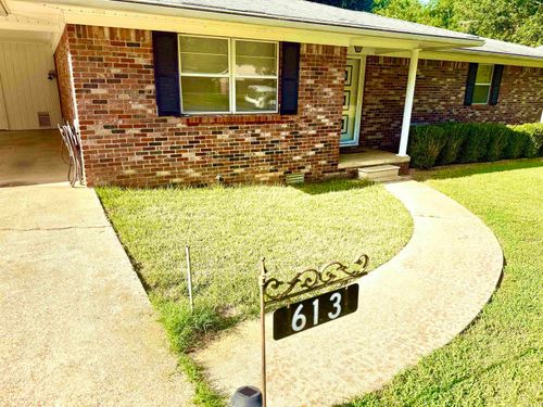 613 E Cedar St, Warren, AR, 71671-3001 | Card Image