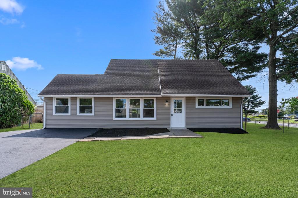Ironwood Rd, Levittown, PA 19057