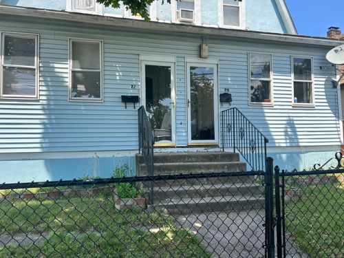 70 Burnham St, Hartford, CT, 06112-1104 | Card Image