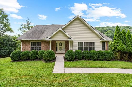 2170 Lubna Dr, Christiansburg, VA, 24073-7156 | Card Image