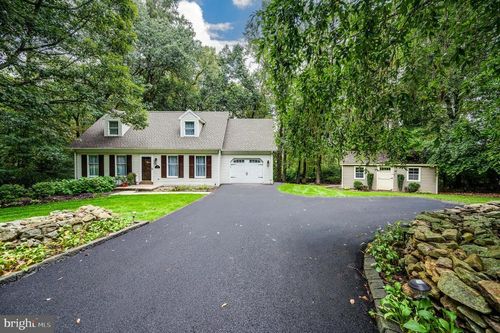 19 White Oak Dr, FLEETWOOD, PA, 19522-9129 | Card Image