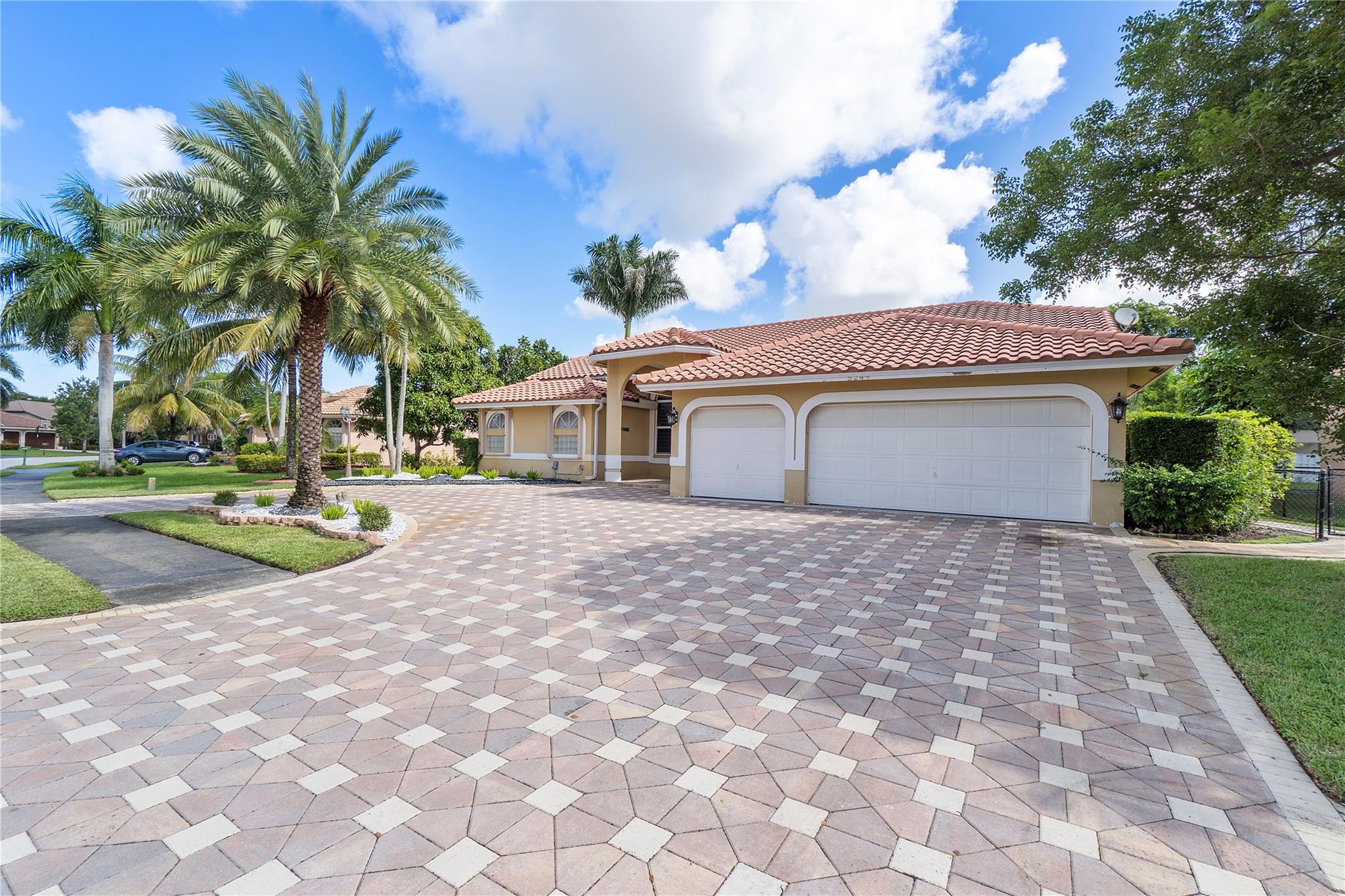 109th Ln, Coral Springs, FL 33076