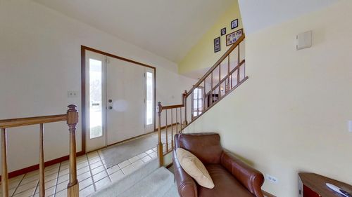 2S705 Timber Dr, Warrenville, IL, 60555-2719 | Card Image