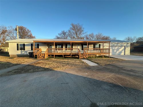 801 W Peoria Ave, Morris, OK, 74445-2438 | Card Image