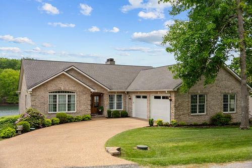 150 Motthaven Dr, Crossville, TN, 38558-2677 | Card Image