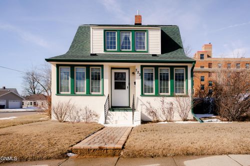 722 4th Ave Se, Jamestown, ND, 58401-4715 | Card Image