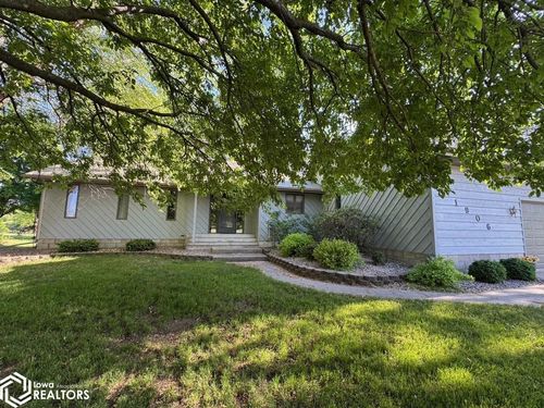 1906 W River Dr, Humboldt, IA, 50548-1032 | Card Image