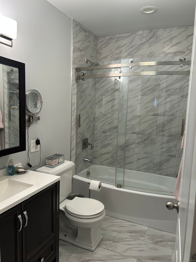 554 Huntington Rd, Home with 6 bedrooms, 4 bathrooms and null parking in Bridgeport CT | Image 10