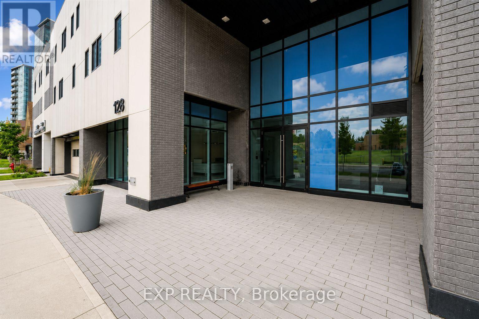Residential Lease in Waterloo 3