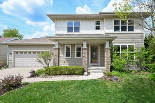 9218 Ancient Oak Ln, Verona, WI, 53593-8461 | Card Image