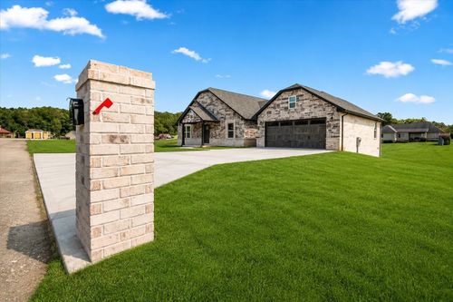 451 Madison Cir, London, KY, 40741-8179 | Card Image