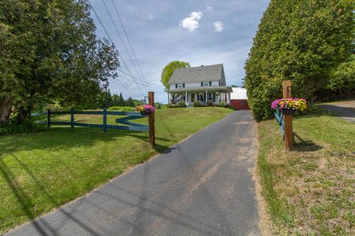 736 Pleasant Street, Newport City, VT, 05855 | Card Image