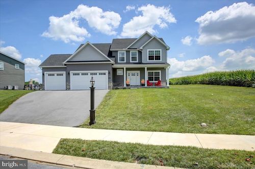 1014 Divinity Dr, GREENCASTLE, PA, 17225-8791 | Card Image