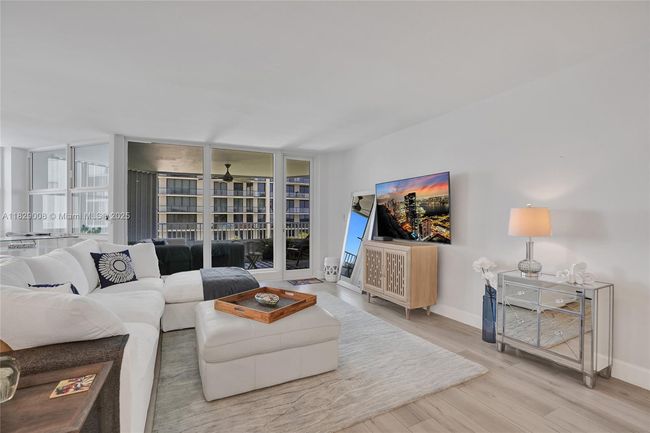 APT-403 - 1340 Ocean Blvd, Condo with 2 bedrooms, 2 bathrooms and null parking in Pompano Beach FL | Image 5