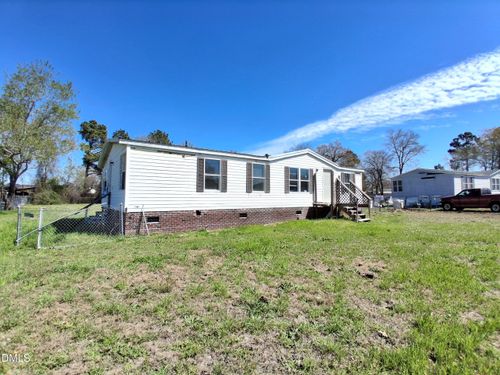 4725 Desert Ridge Rd, Parkton, NC, 28371-9438 | Card Image