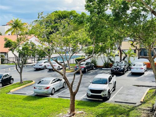 apt-102-6175 Nw 186th St, Hialeah, FL, 33015-6082 | Card Image