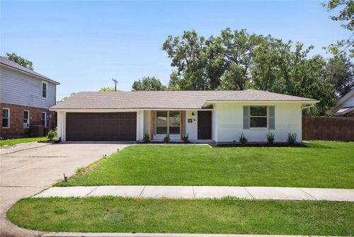 13630 Janwood Ln, Farmers Branch, TX, 75234-4831 | Card Image
