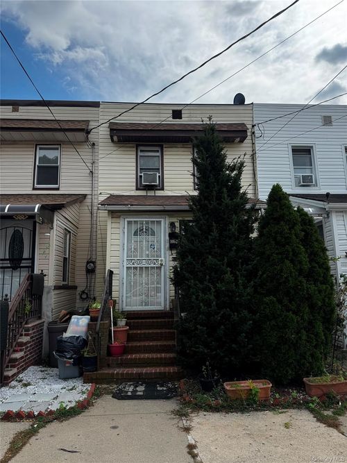 10620 109th Ave, Ozone Park, NY, 11417-2327 | Card Image