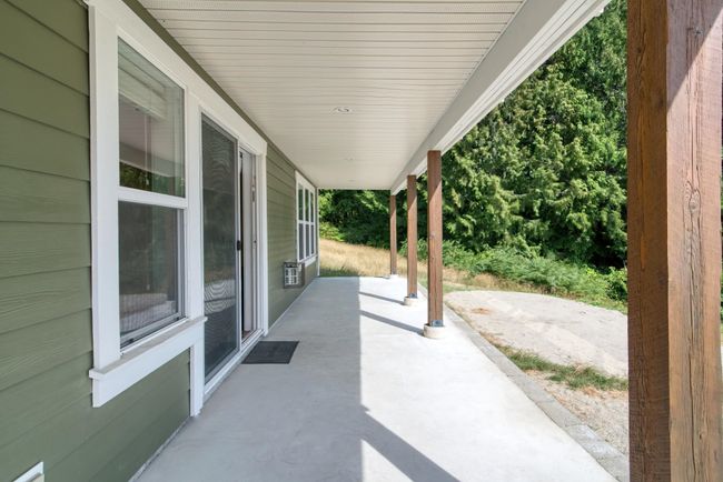 758 Highland Road, House other with 3 bedrooms, 2 bathrooms and 4 parking in Gibsons BC | Image 4