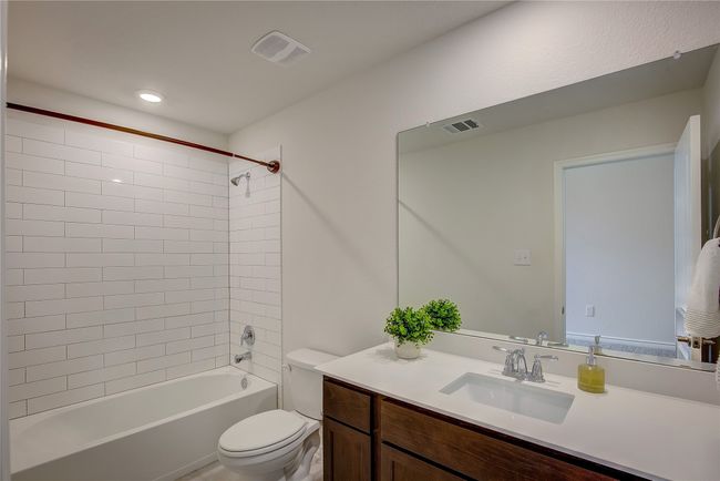 Ensuite bath | Image 13