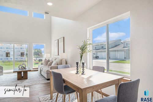 3603 S Broek Dr, Sioux Falls, SD, 57106-7138 | Card Image