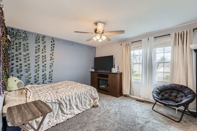 1300 Gloucester Cir, Townhouse with 3 bedrooms, 3 bathrooms and 2 parking in Carol Stream IL | Image 20