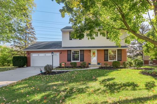2829 Briarwood Dr W, Arlington Heights, IL, 60005-4604 | Card Image
