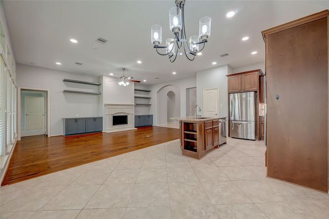 2323 Lost Bridge Ln, House other with 4 bedrooms, 3 bathrooms and 2 parking in Pearland TX | Image 19