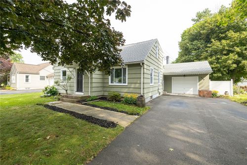 520 Apple Orchard Ln, Webster, NY, 14580-1233 | Card Image