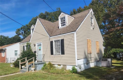 633 Sedgefield Dr, Newport News, VA, 23605-1023 | Card Image