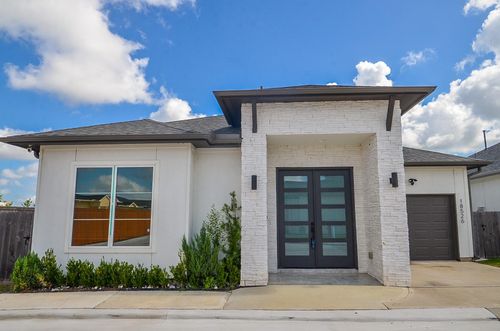 18526 Bridgeway Ln, Richmond, TX, 77407-3408 | Card Image