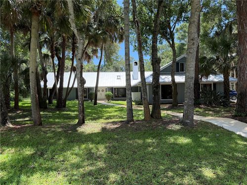 1526 48th Ave, Vero Beach, FL, 32966-2334 | Card Image