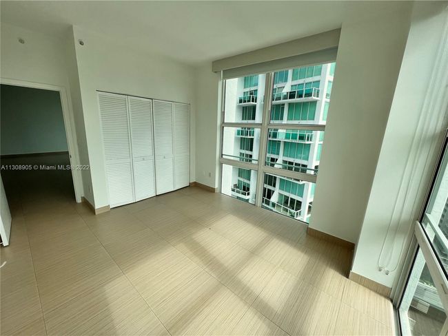 APT-3921 - 31 Se 5 Th St, Condo with 3 bedrooms, 3 bathrooms and null parking in Miami FL | Image 22